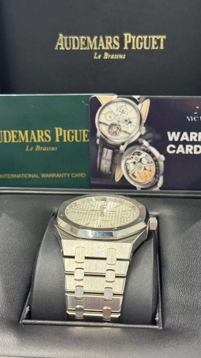 Audemars Piguet - Royal Oak - 41 MM - Steel - 15400ST.OO.1220ST.02