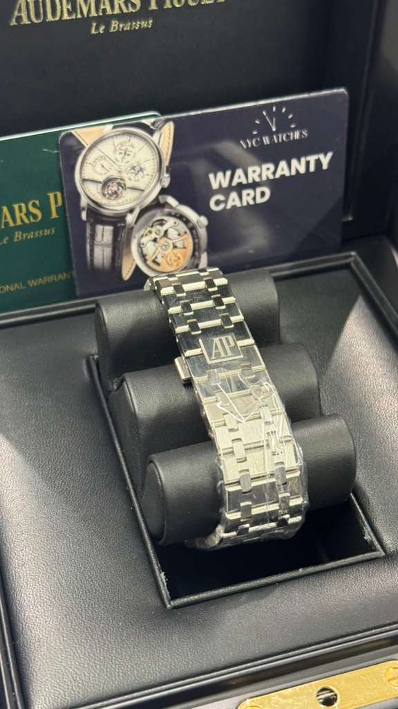 Audemars Piguet - Royal Oak - 41 MM - Steel - 15400ST.OO.1220ST.02