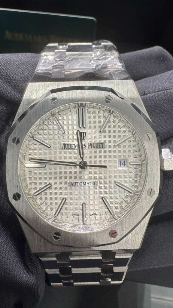 Audemars Piguet - Royal Oak - 41 MM - Steel - 15400ST.OO.1220ST.02