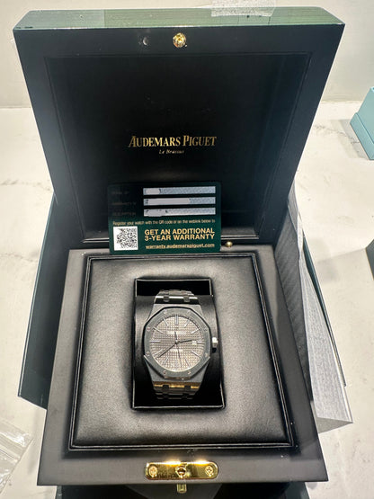 Audemars Piguet - Royal Oak - 41 MM - Steel - 15400ST.OO.1220ST.04