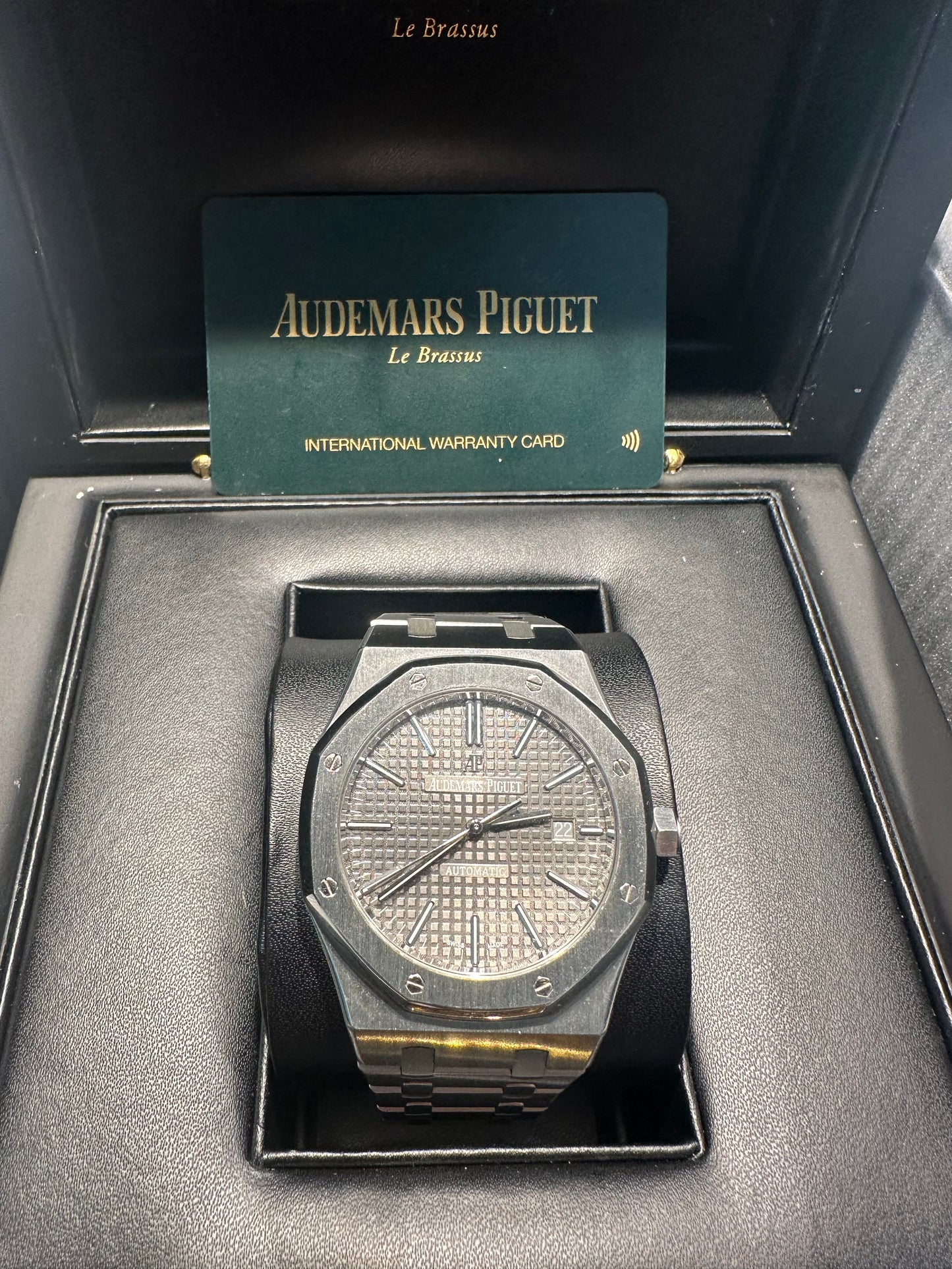 Audemars Piguet - Royal Oak - 41 MM - Steel - 15400ST.OO.1220ST.04