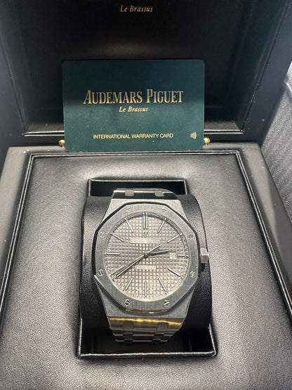 Audemars Piguet - Royal Oak - 41 MM - Steel - 15400ST.OO.1220ST.04