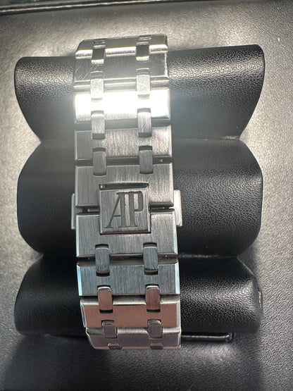 Audemars Piguet - Royal Oak - 41 MM - Steel - 15400ST.OO.1220ST.04
