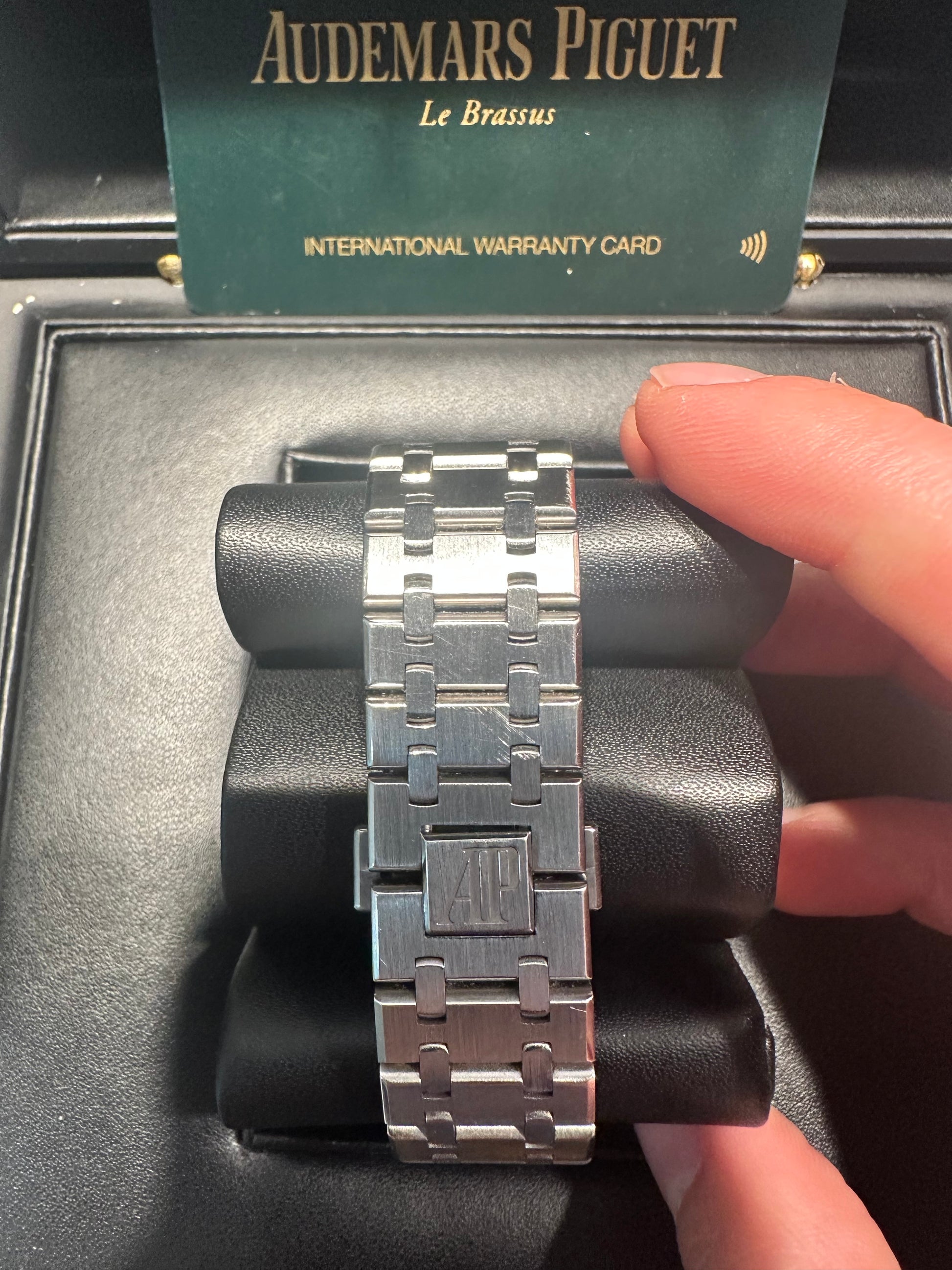 Audemars Piguet - Royal Oak - 41 MM - Steel - 15400ST.OO.1220ST.04