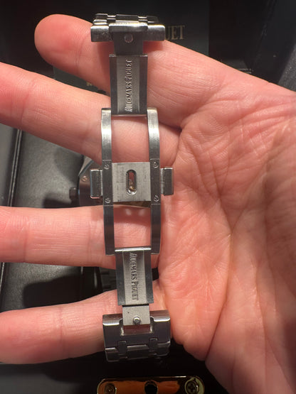 Audemars Piguet - Royal Oak - 41 MM - Steel - 15400ST.OO.1220ST.04