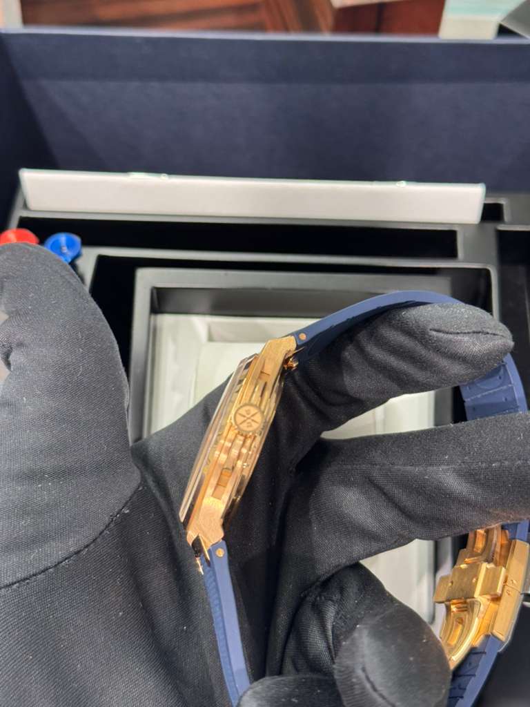 Czapek Antarctique Mount Erebus - Limited Edition - 40.5 MM - Rose Gold - Blue Dial - Rubber Bracelet - 1544-FG