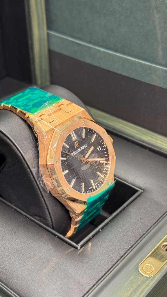 Audemars Piguet - Royal Oak - 41 MM - Rose Gold - 15500OR.OO.1220OR.01