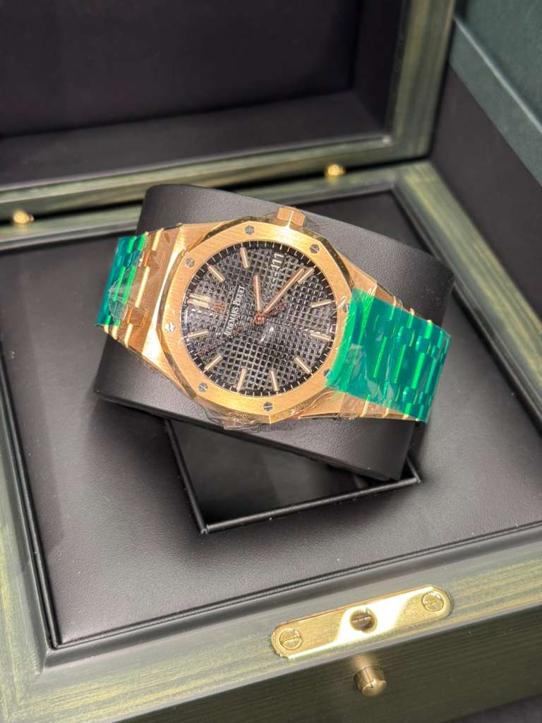Audemars Piguet - Royal Oak - 41 MM - Rose Gold - 15500OR.OO.1220OR.01