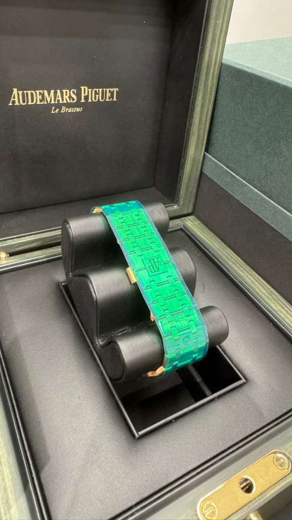 Audemars Piguet - Royal Oak - 41 MM - Rose Gold - 15500OR.OO.1220OR.01