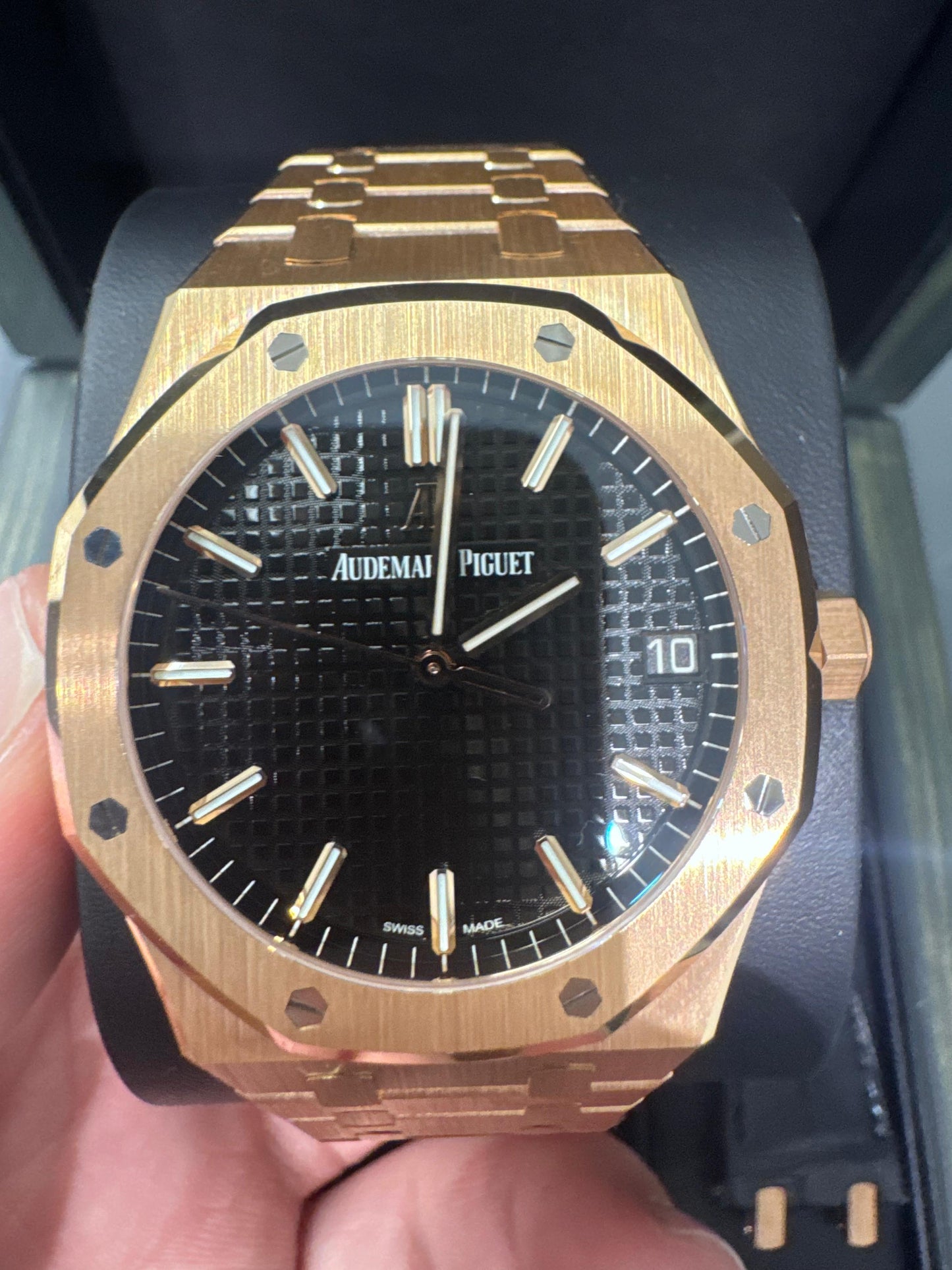 Audemars Piguet - Royal Oak - 41 MM - Rose Gold - 15500OR.OO.1220OR.01