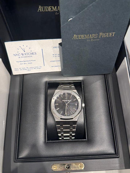Audemars Piguet - Royal Oak - 41 MM - Steel- 15500ST.OO.1220ST.03