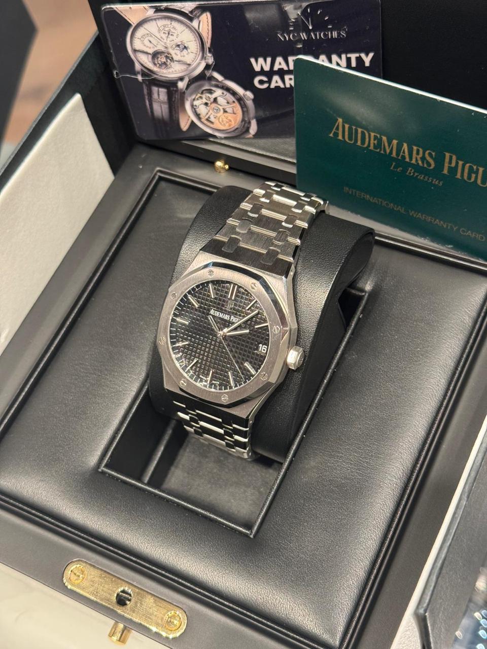 Audemars Piguet - Royal Oak - 41 MM - Steel- 15500ST.OO.1220ST.03