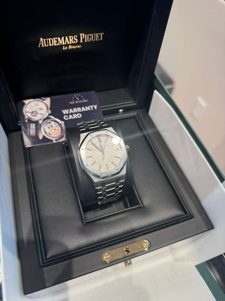 Audemars Piguet - Royal Oak "50ᵀᴴ Anniversary" - 41 MM - Steel - 15510ST.OO.1320ST.03