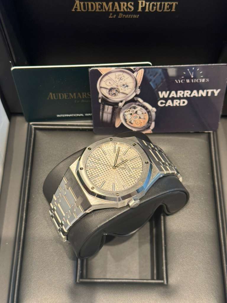 Audemars Piguet - Royal Oak "50ᵀᴴ Anniversary" - 41 MM - Steel - 15510ST.OO.1320ST.03
