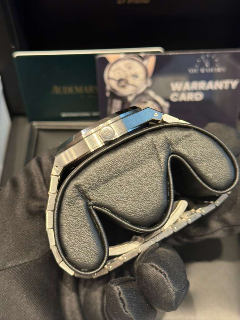 Audemars Piguet - Royal Oak "50ᵀᴴ Anniversary" - 41 MM - Steel - 15510ST.OO.1320ST.03
