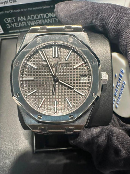 Audemars Piguet Royal Oak "50ᵀᴴ Anniversary" Stainless Steel Selfwinding 41 MM - Stainless Steel Bracelet - Grey Dial - 15510ST.OO.1320ST.05