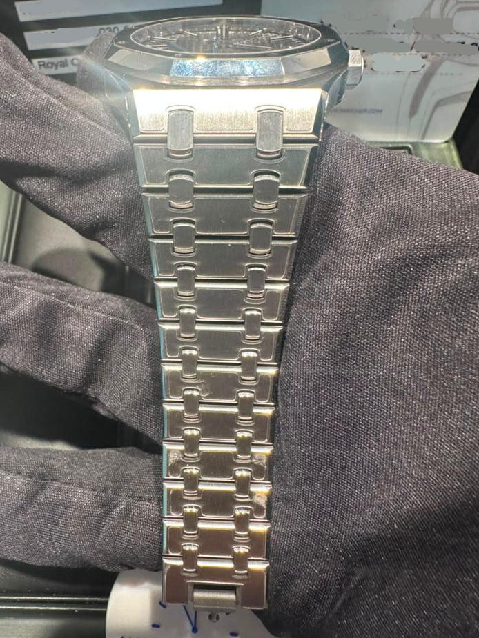 Audemars Piguet Royal Oak "50ᵀᴴ Anniversary" Stainless Steel Selfwinding 41 MM - Stainless Steel Bracelet - Grey Dial - 15510ST.OO.1320ST.05