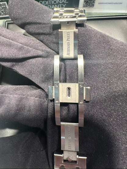 Audemars Piguet Royal Oak "50ᵀᴴ Anniversary" Stainless Steel Selfwinding 41 MM - Stainless Steel Bracelet - Grey Dial - 15510ST.OO.1320ST.05