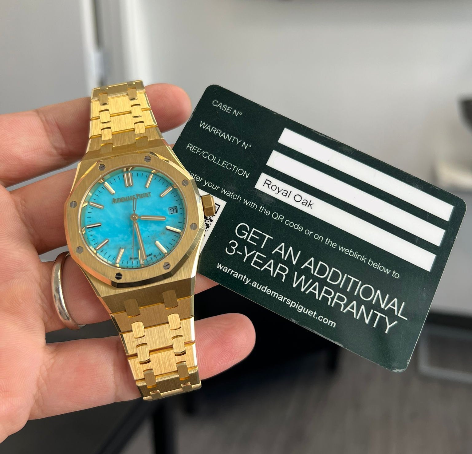 Audemars Piguet - Royal Oak - 37 MM - Yellow Gold - Limited Edition - Turquoise Dial - 15550BA.OO.1356BA.01