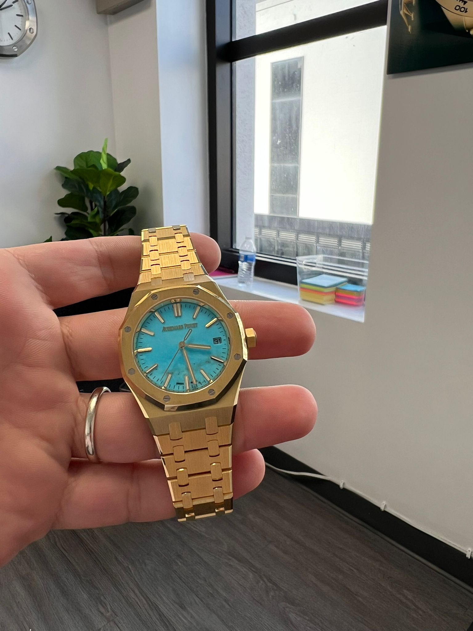 Audemars Piguet - Royal Oak - 37 MM - Yellow Gold - Limited Edition - Turquoise Dial - 15550BA.OO.1356BA.01