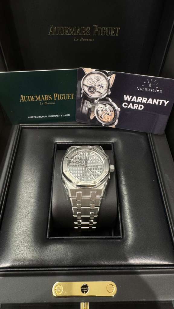 Audemars Piguet - Royal Oak - 37 MM - Steel - 15550ST.OO.1356ST.03