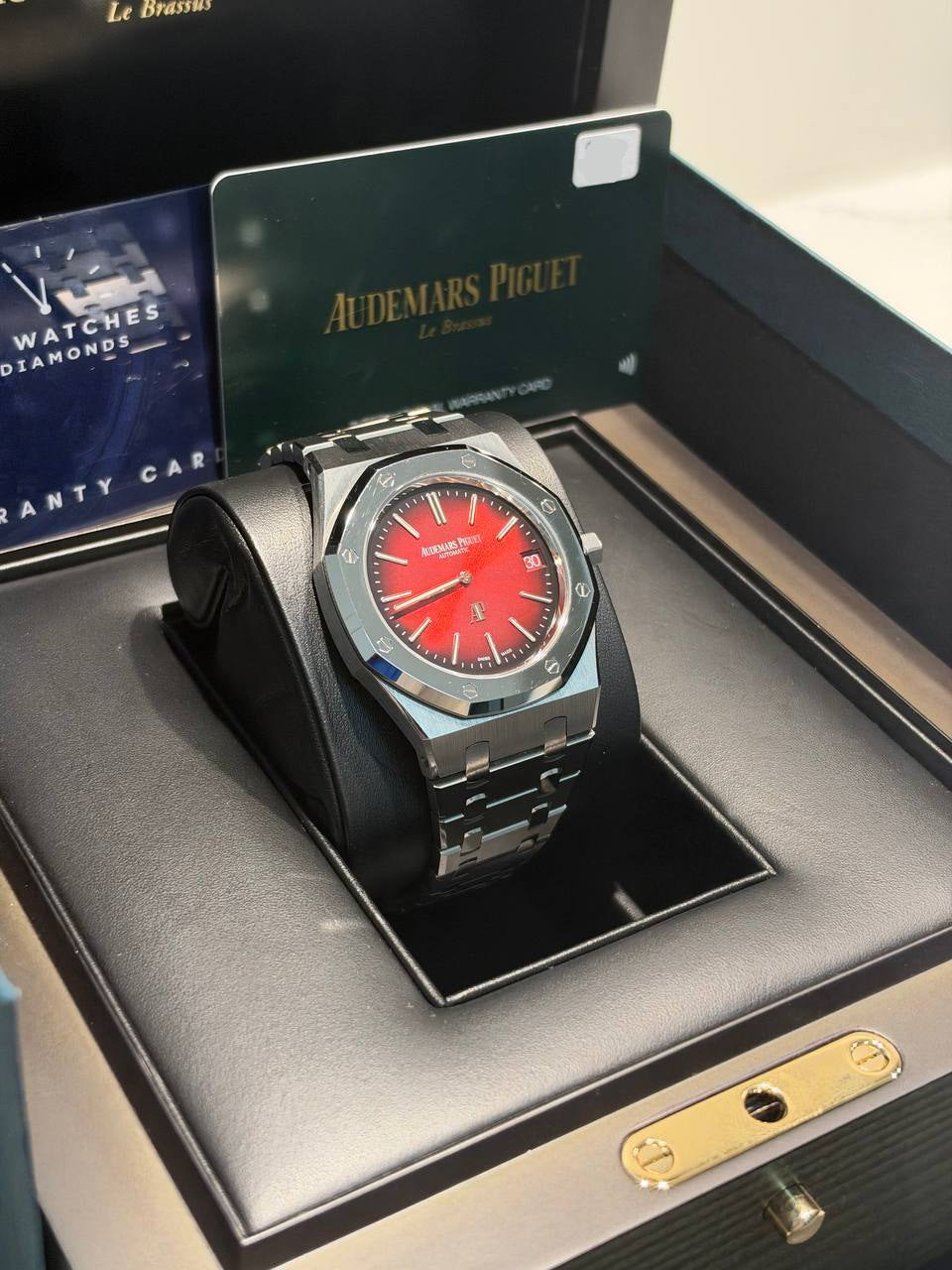 Audemars Piguet Royal Oak “Jumbo” Extra-Thin - 39 MM - Titanium - Smoked Burgundy Dial - BMG Bezel - Titanium Bracelet - 16202XT.OO.1240XT.01