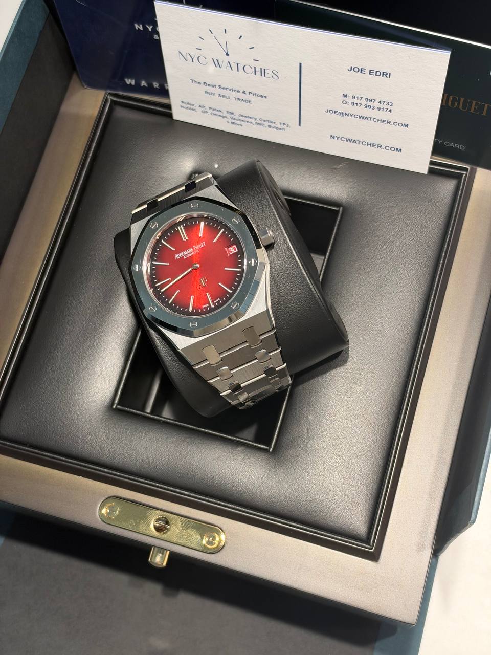Audemars Piguet Royal Oak “Jumbo” Extra-Thin - 39 MM - Titanium - Smoked Burgundy Dial - BMG Bezel - Titanium Bracelet - 16202XT.OO.1240XT.01