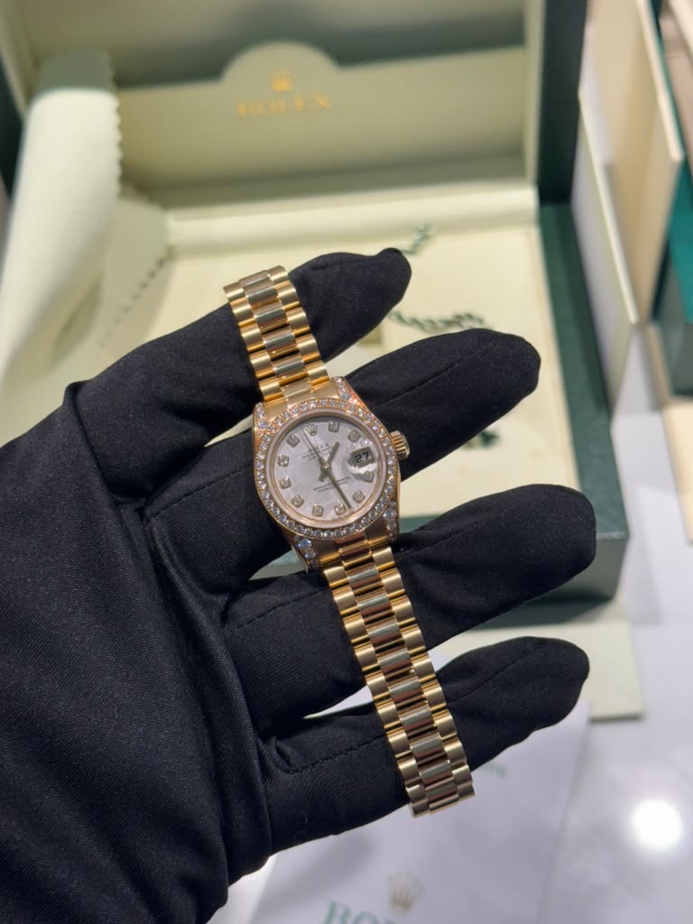 Rolex Lady-Datejust Yellow Gold - 26 MM - President Bracelet - Diamond Bezel - Meteorite Dial - 179158