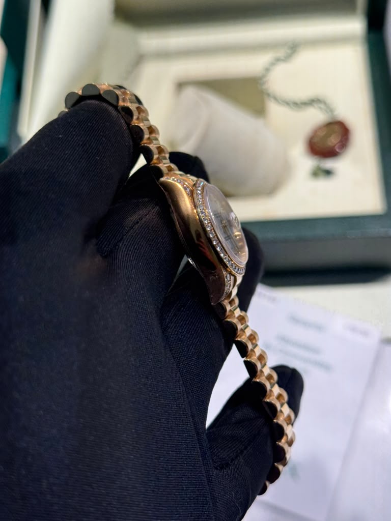 Rolex Lady-Datejust Yellow Gold - 26 MM - President Bracelet - Diamond Bezel - Meteorite Dial - 179158