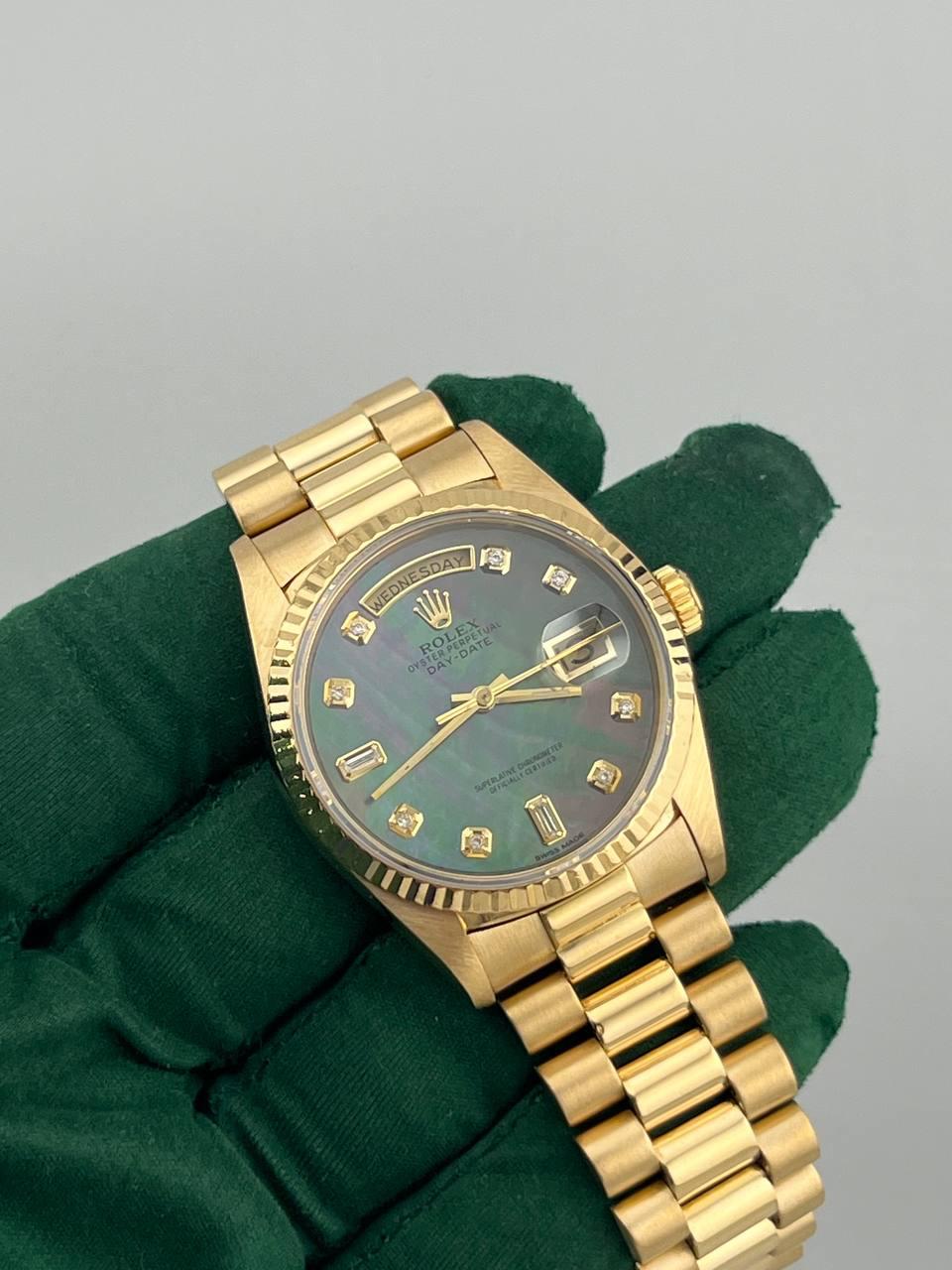 Rolex - Day-Date - 36 MM - Yellow Gold - Jade Dial - Fluted Bezel - President Bracelet - 18238