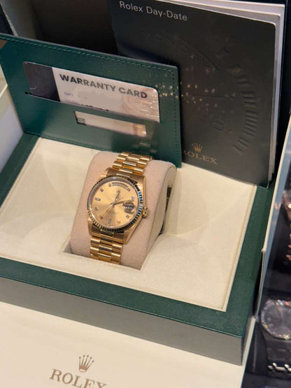 Rolex Day-Date - 36 MM - Yellow Gold - Champagne Diamond Dial - 18238 chd