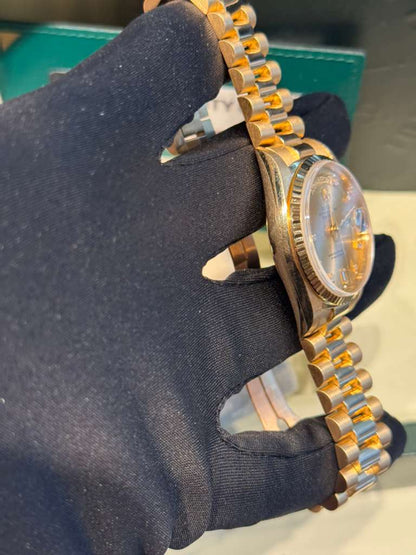 Rolex Day-Date - 36 MM - Yellow Gold - Champagne Diamond Dial - 18238 chd