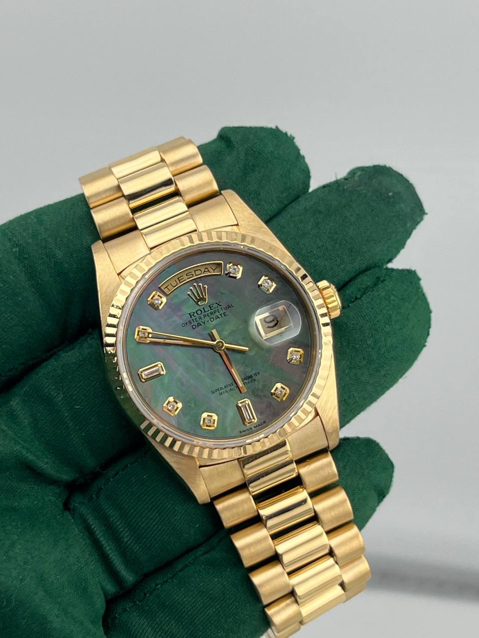 Rolex - Day-Date - 36 MM - Yellow Gold - Jade Dial - Fluted Bezel - President Bracelet - 18238