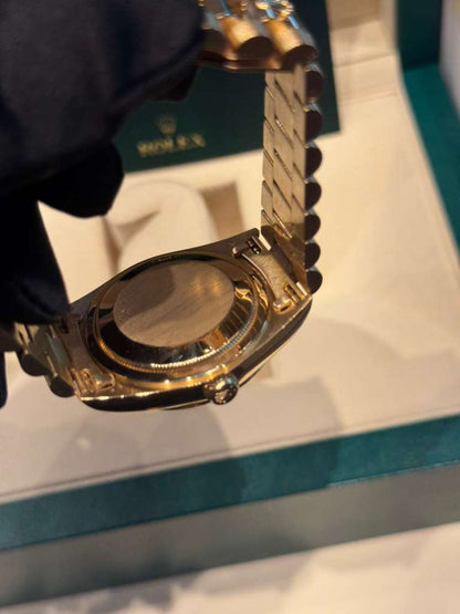 Rolex Day-Date - 36 MM - Yellow Gold - Black Diamond Dial - 18238 bkd