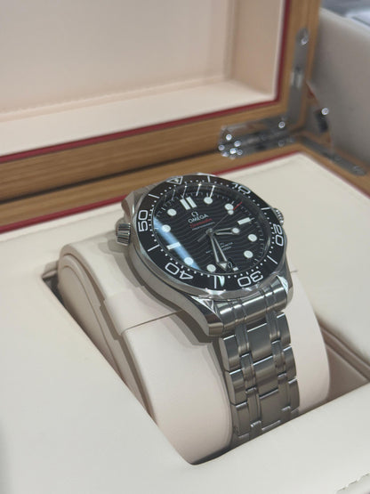 Omega Seamaster Diver - 42 MM - Stainless Steel - Black Dial - 210.30.42.20.01.001