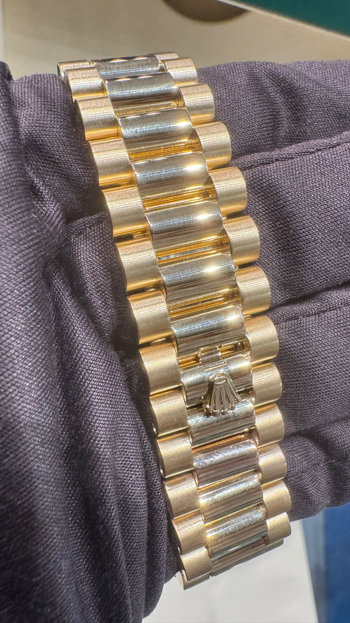 Rolex Day-Date - 41 MM - Yellow Gold - 218238 chd