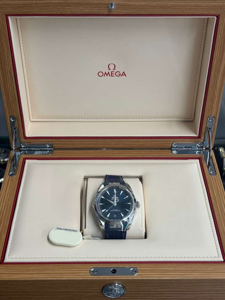 Omega Seamaster Aqua Terra Co Axial Stainless Steel 38 MM - Blue Structured Rubber Strap - Blue Ceramic Dial - 220.12.38.20.03.001