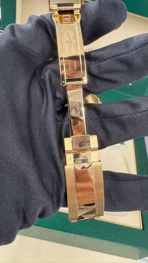 Rolex Yellow Gold Yacht-Master 42 Watch - 42 MM - Oysterflex Strap - Black Dial - 226658 bk