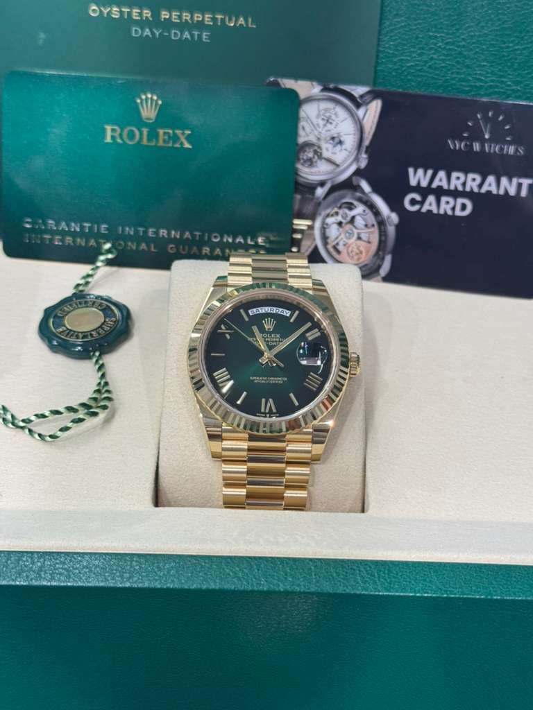 Rolex Day-Date - 40 MM - Yellow Gold - Green Dial - 228238-0069