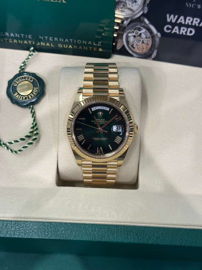Rolex Day-Date - 40 MM - Yellow Gold - Green Dial - 228238-0069