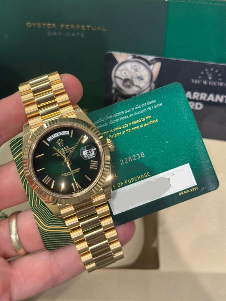 Rolex Day-Date - 40 MM - Yellow Gold - Green Dial - 228238-0069