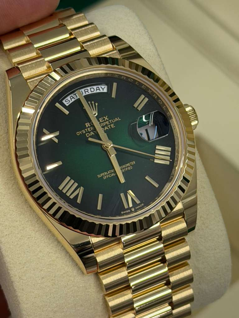 Rolex Day-Date - 40 MM - Yellow Gold - Green Dial - 228238-0069