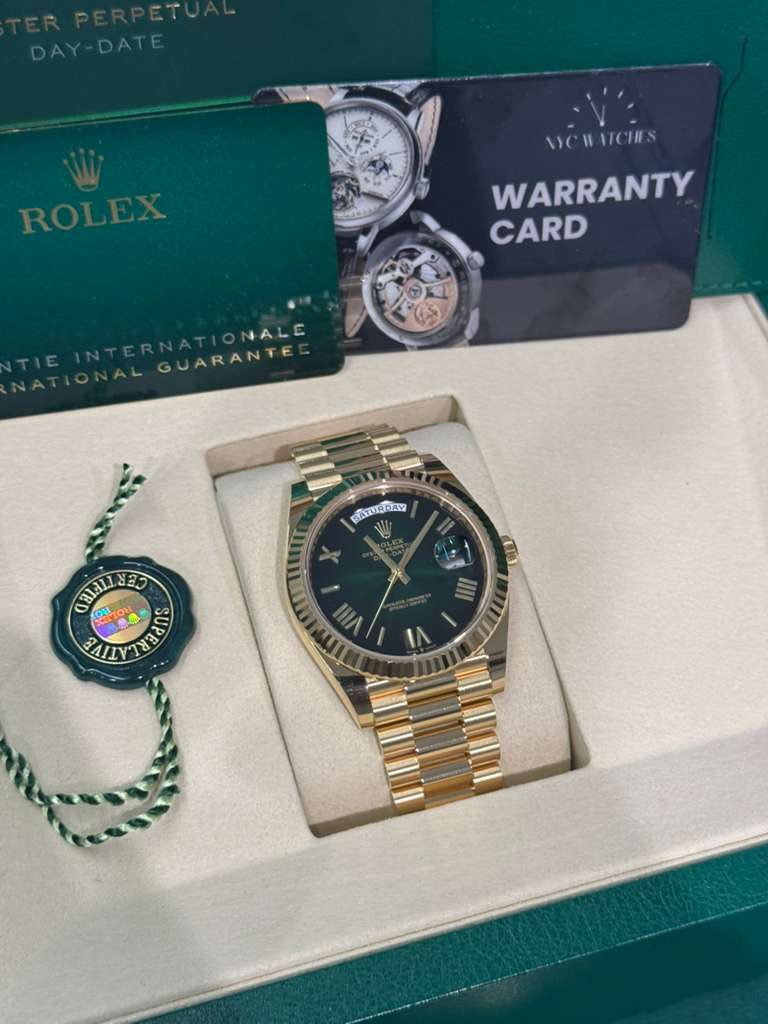 Rolex Day-Date - 40 MM - Yellow Gold - Green Dial - 228238-0069