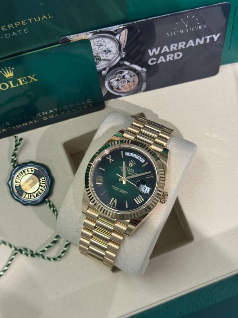 Rolex Day-Date - 40 MM - Yellow Gold - Green Dial - 228238-0069