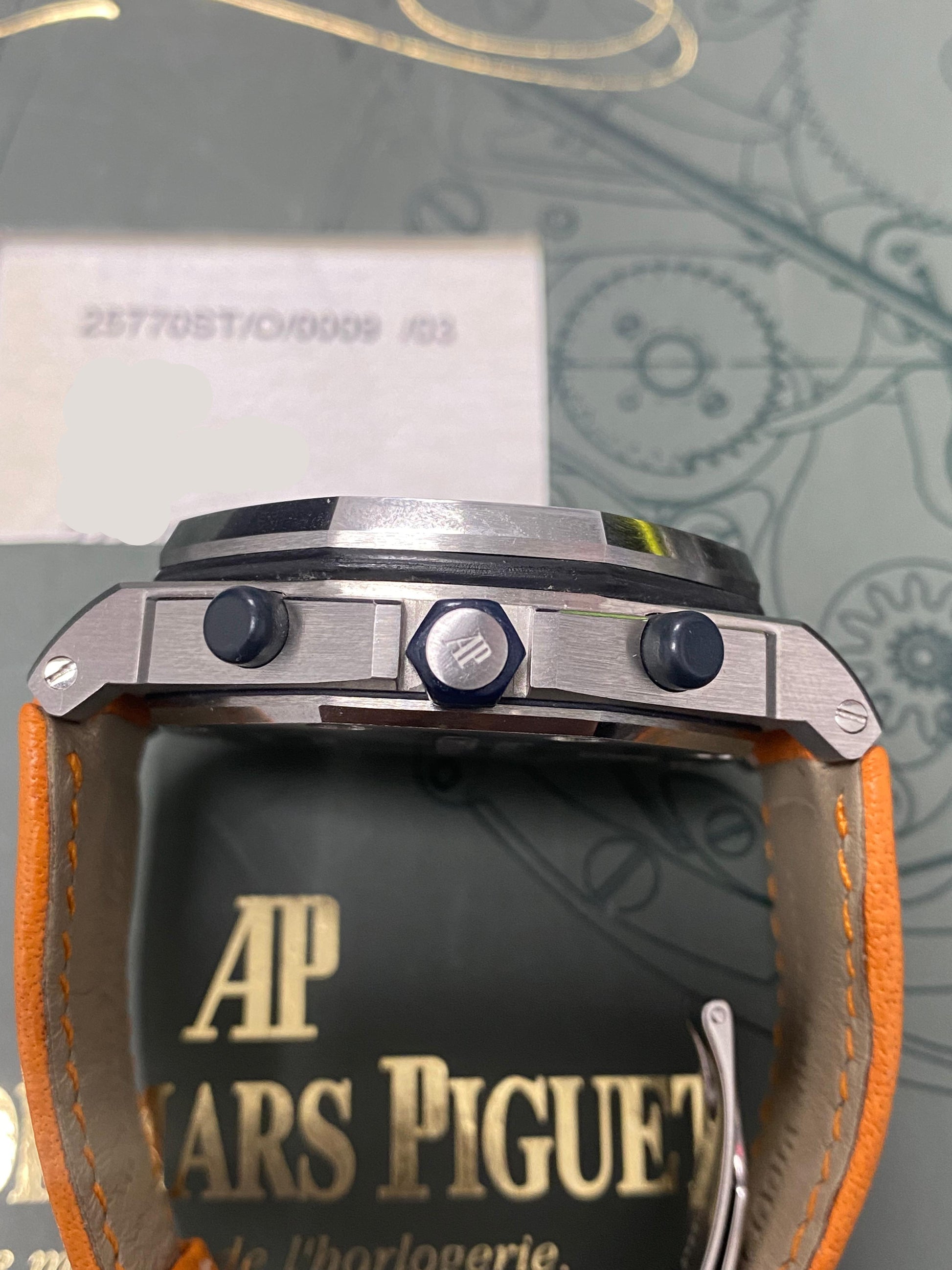 Audemars Piguet - Royal Oak Offshore - Chronograph - 42 MM - Steel - Orange Dial - 25770ST.O.0009.03