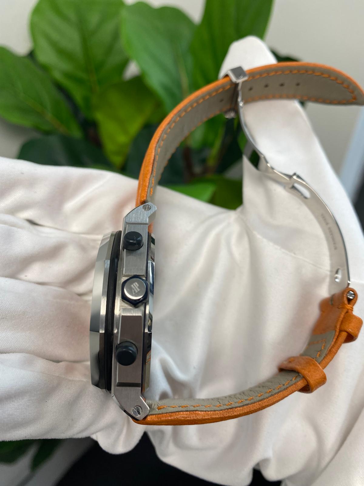 Audemars Piguet - Royal Oak Offshore - Chronograph - 42 MM - Steel - Orange Dial - 25770ST.O.0009.03