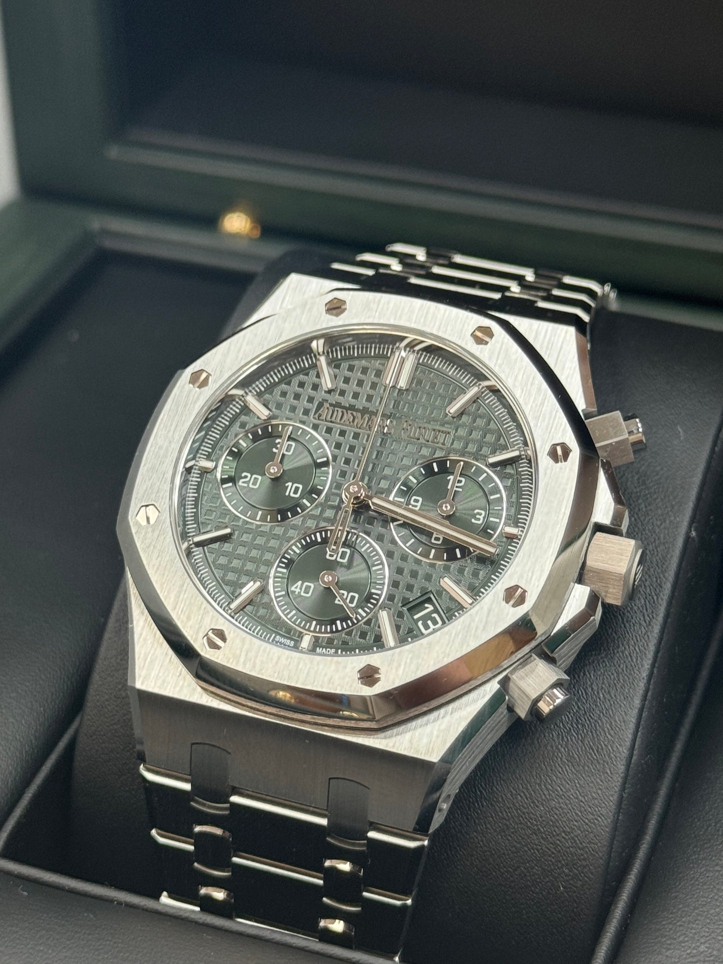 Audemars Piguet - Royal Oak "50ᵀᴴ Anniversary" - Chronograph - 41 MM - Steel - 26240ST.OO.1320ST.04