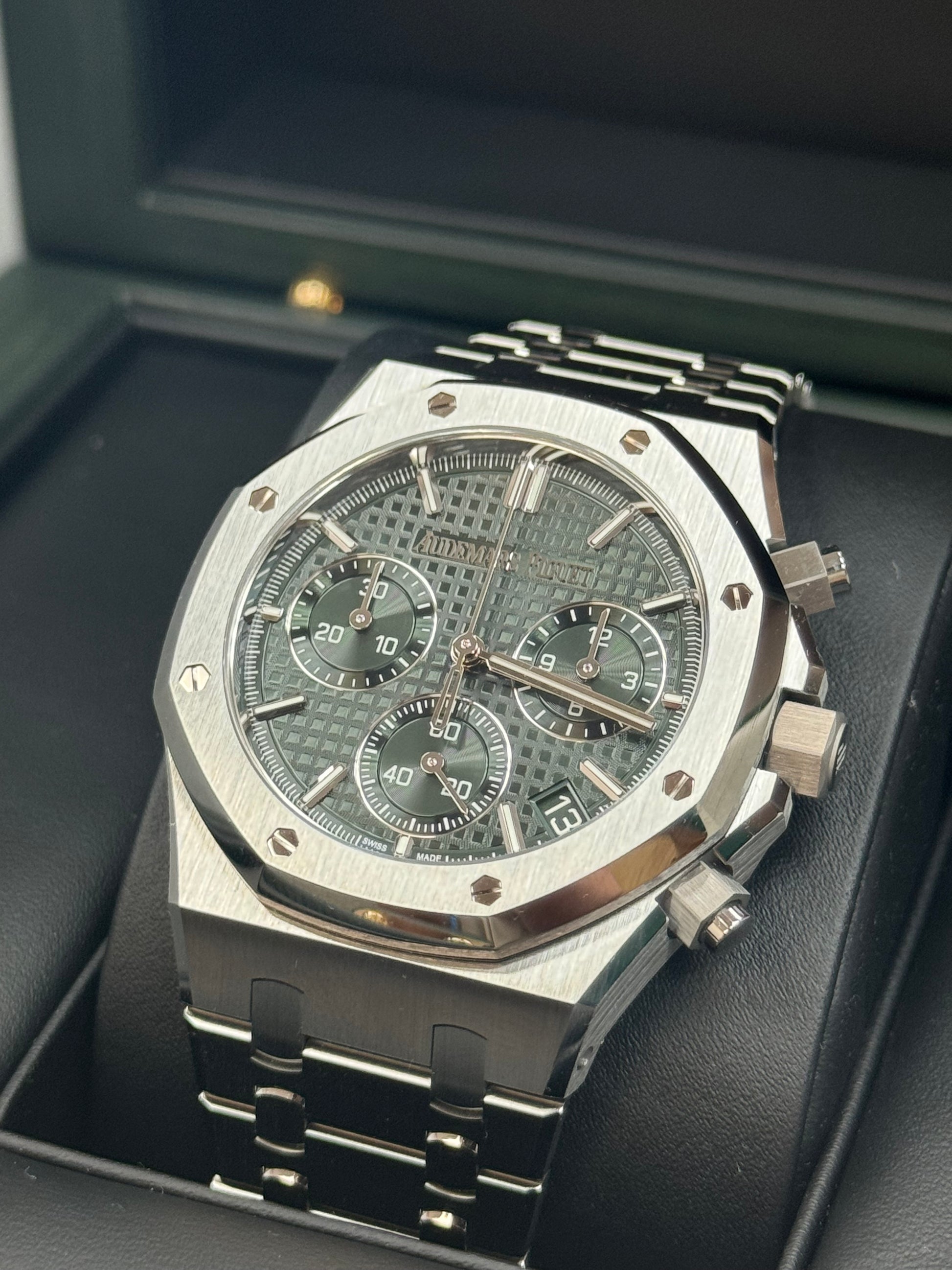 Audemars Piguet - Royal Oak "50ᵀᴴ Anniversary" - Chronograph - 41 MM - Steel - 26240ST.OO.1320ST.04