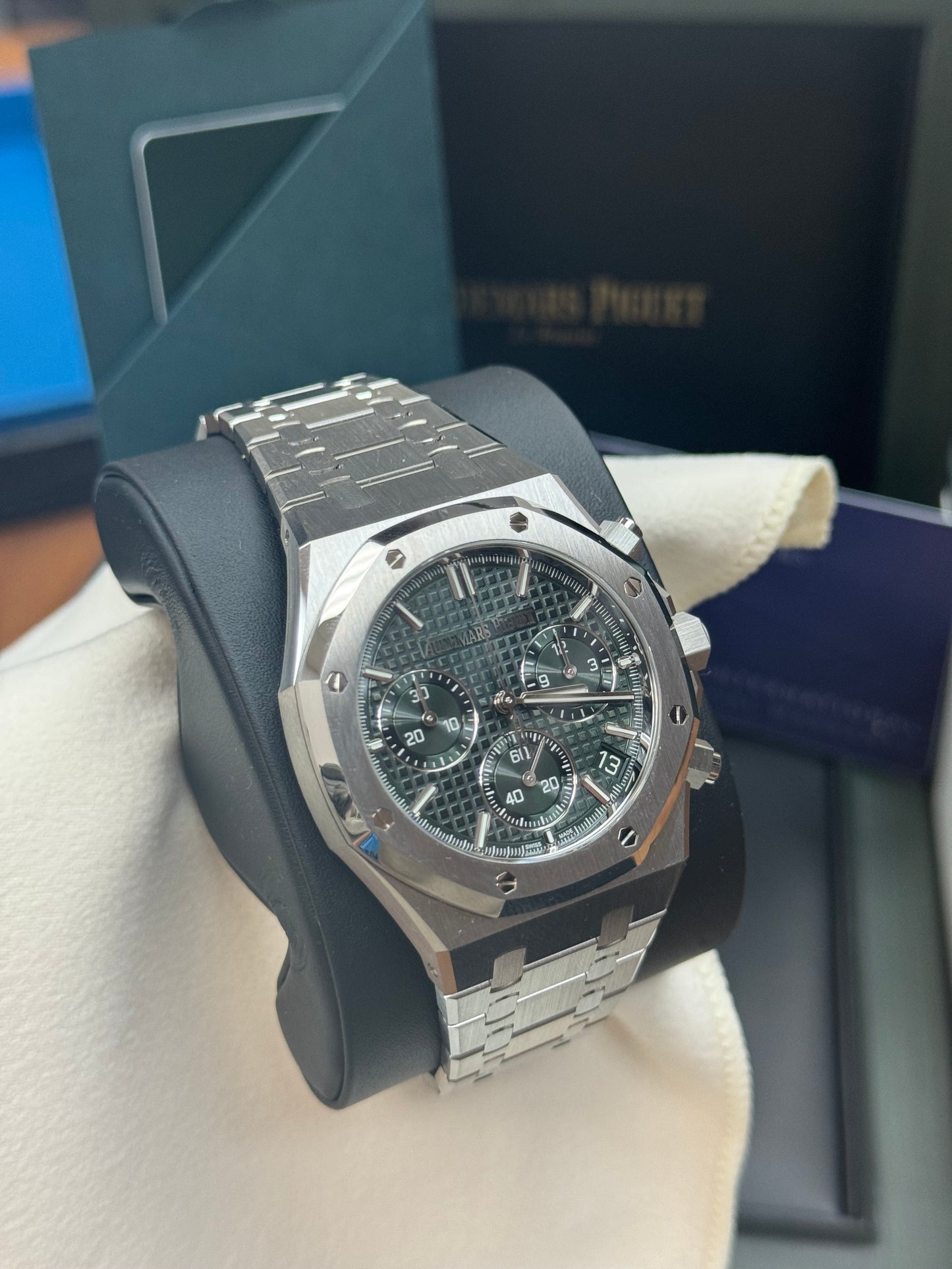 Audemars Piguet - Royal Oak "50ᵀᴴ Anniversary" - Chronograph - 41 MM - Steel - 26240ST.OO.1320ST.04