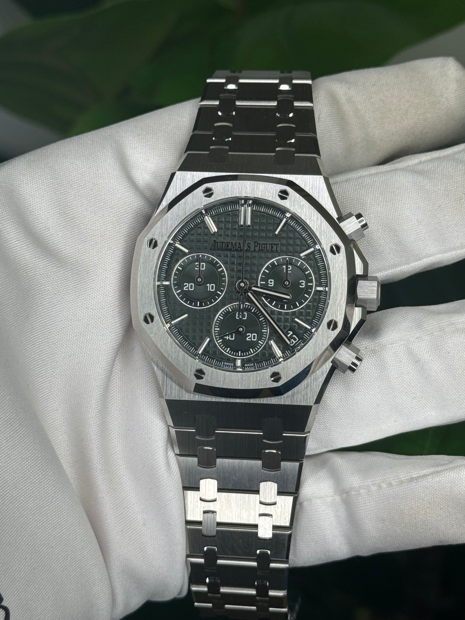 Audemars Piguet - Royal Oak "50ᵀᴴ Anniversary" - Chronograph - 41 MM - Steel - 26240ST.OO.1320ST.04